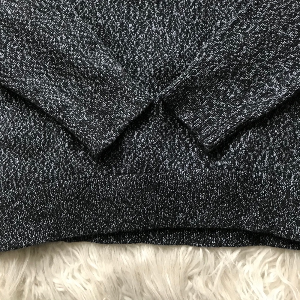 BANANA REPUBLIC BLUE‎ AND NAVY KNIT SWEATER - Picture 4 of 9